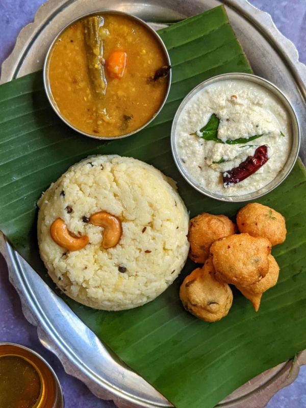 Ven Pongal, also known as Khara Pongal, is a savoury variation of Sakkarai Pongal in which moong dal and a few spices are used in place of milk and jaggery. It complements sambhar and chutney with the finest. (ANI)