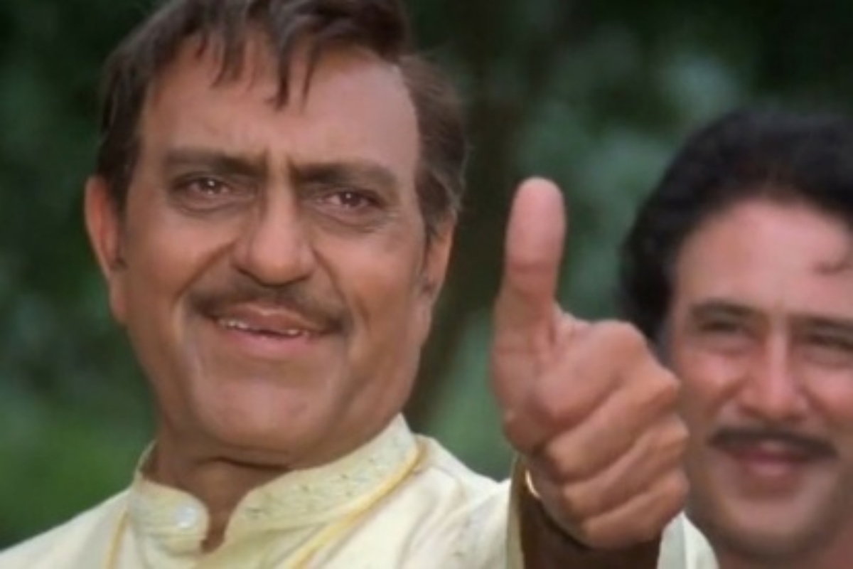 Most people treasure 'Dilwale Dulhania Le Jayenge' for Shah Rukh-Kajol's romantic chemistry but there are also who watch the evergreen movie for Amrish Puri. The actor's role of Chaudhary Baldev Singh, also known as Bauji, completely blew everyone's minds. He portrayed a strict Indian father who at first opposed his daughter's love but ultimately decided to let her go. It was during the climax when Puri said 