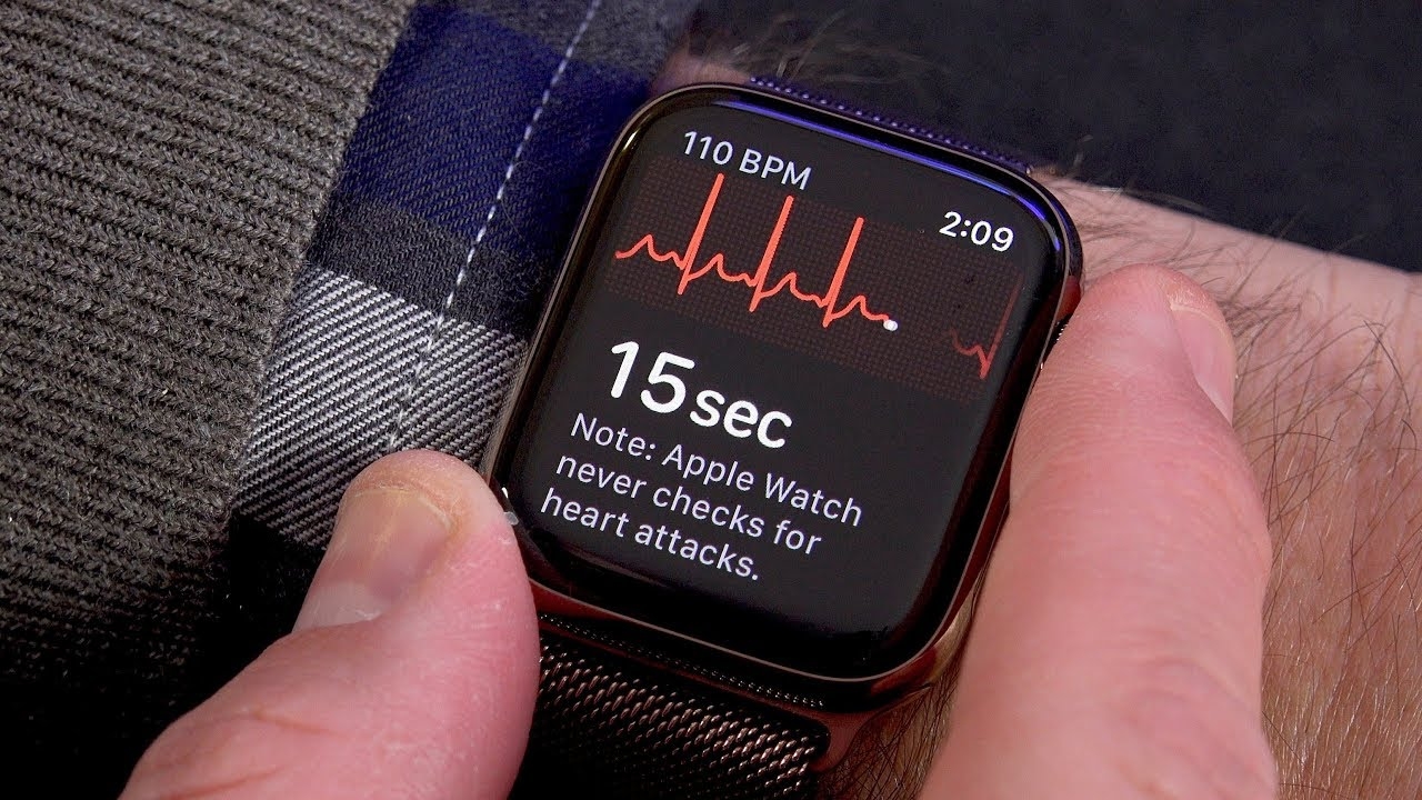 apple watch saved life . Apple watch called emergency service 911