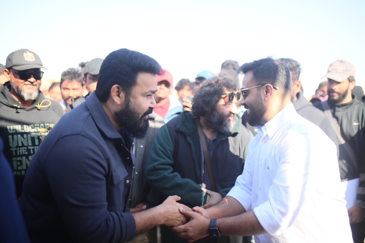 Malaikottai Vaaliban shooting starts  Malaikottai Vaaliban shooting  Malaikottai Vaaliban  Mohanlal Liju Jose Pellissery movie  Mohanlal Liju Jose Pellissery  മോഹന്‍ലാലും കൂട്ടരും രാജസ്ഥാനിലെ ജയ്‌സാല്‍മീറില്‍  മോഹന്‍ലാല്‍  മോഹന്‍ലാലും ലിജോ ജോസ്‌ പെല്ലിശ്ശേരിയും  ലിജോ ജോസ്‌ പെല്ലിശ്ശേരി  മലൈക്കോട്ടൈ വാലിബന്‍റെ ചിത്രീകരണം  മലൈക്കോട്ടൈ വാലിബന്‍