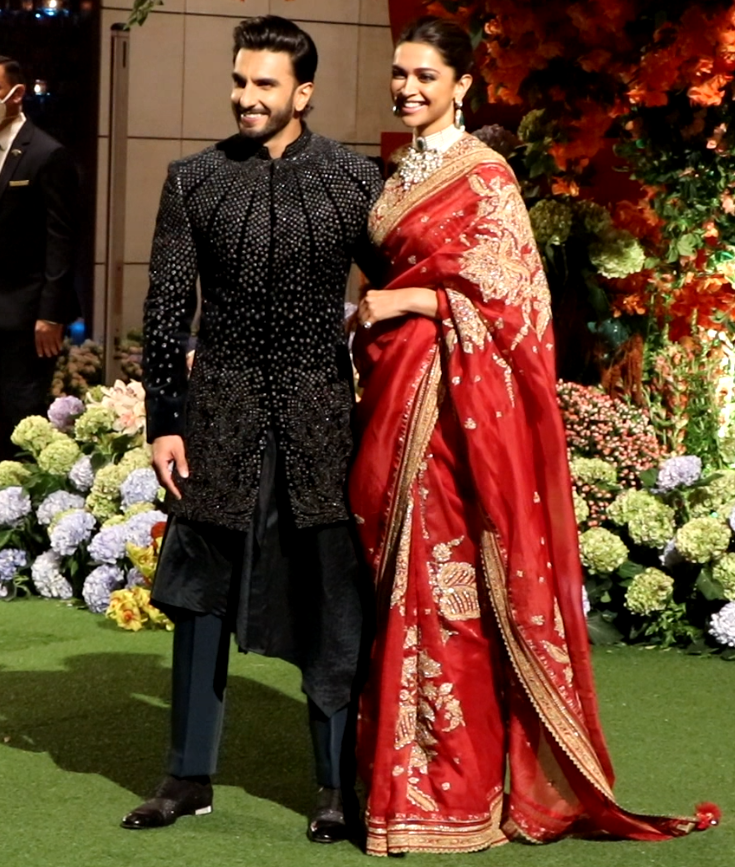 Power couple Ranveer Singh and Deepika Padukone gathered all the eyeballs at the engagement ceremony. The 'Piku' actor looked drop-dead gorgeous in a red saree. She tied her hair into a bun. Ranveer, on the other hand, was seen in a dark blue sherwani.