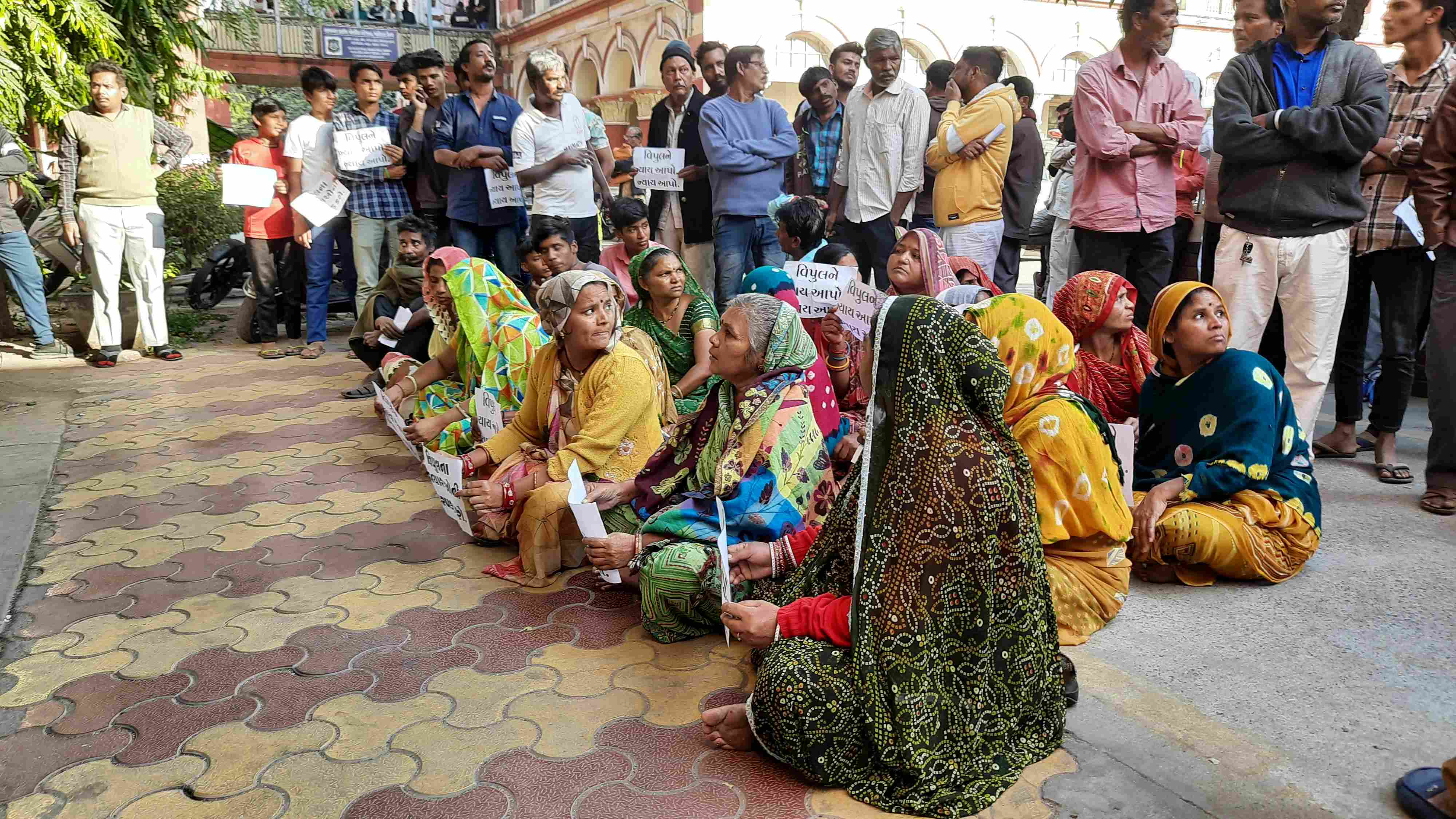 નિષ્પક્ષ તપાસની માંગણી કરી