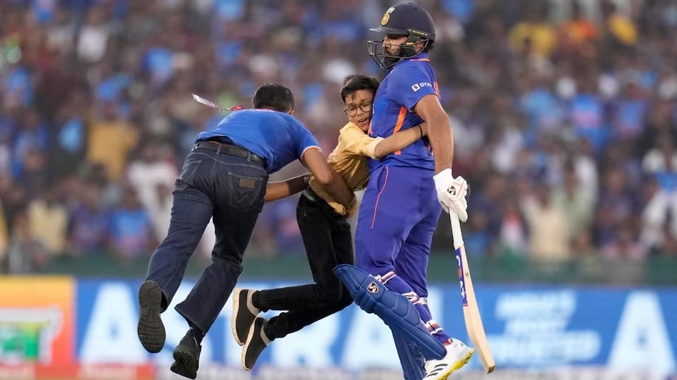 Child reached ground to meet Rohit Sharma