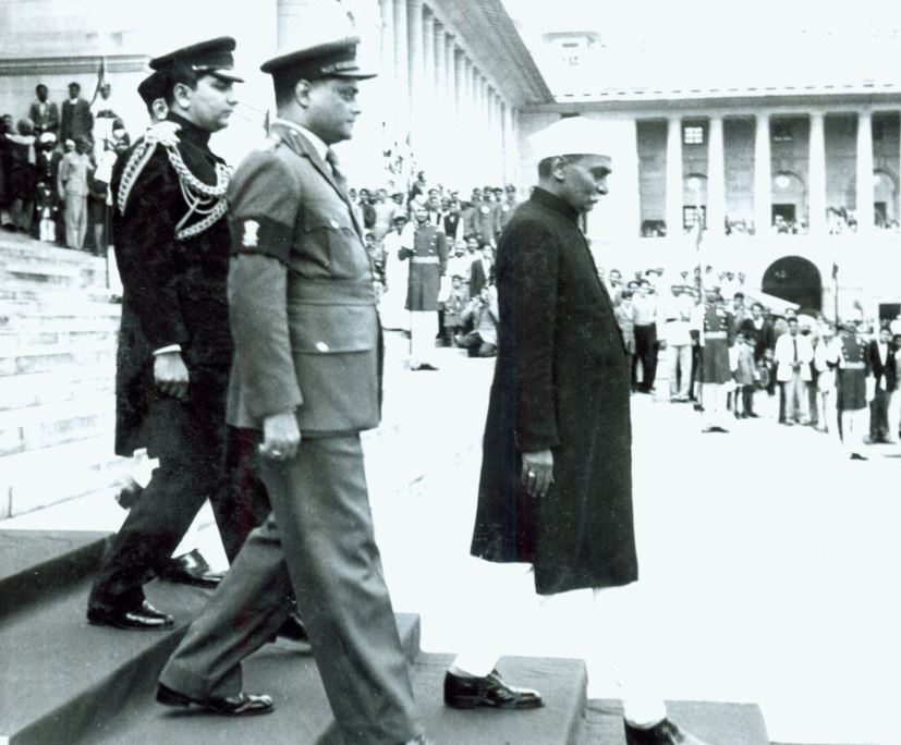 Dr. Rajendra Prasad proceeding to inspect a Guard of Honour at the Government House Forecourt
