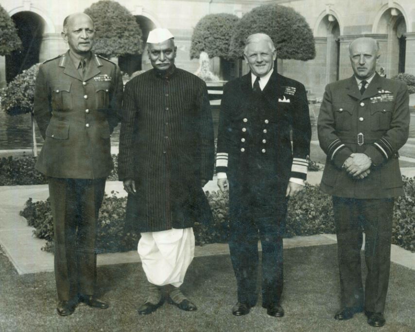 President Dr. Rajendra Prasad with Chiefs of the Services at Mughal Gardens, Rashtrapati Bhavan