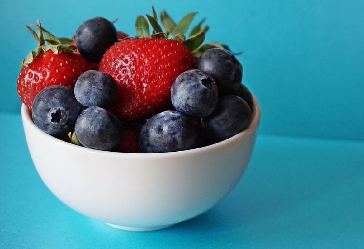 બ્લુબેરી, બ્લેકબેરી અને સ્ટ્રોબેરી જેવા ફળો ઉત્તમ ઓછી કેલરી ધરાવે છે