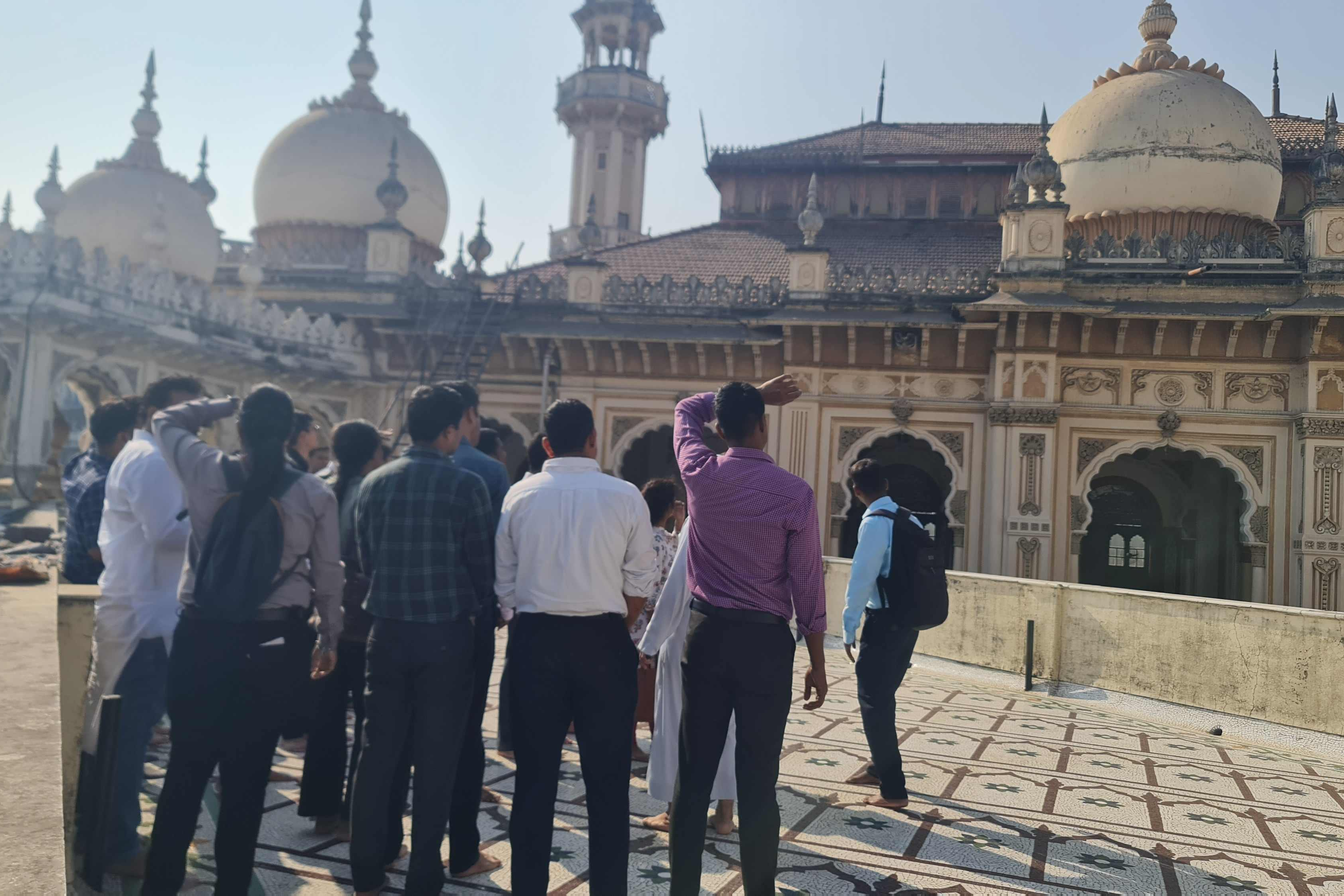مرکزی ایجنسی کے 40 افسران پر مشتمل وفد نے جامع مسجد ممبئی کا دورہ کیا