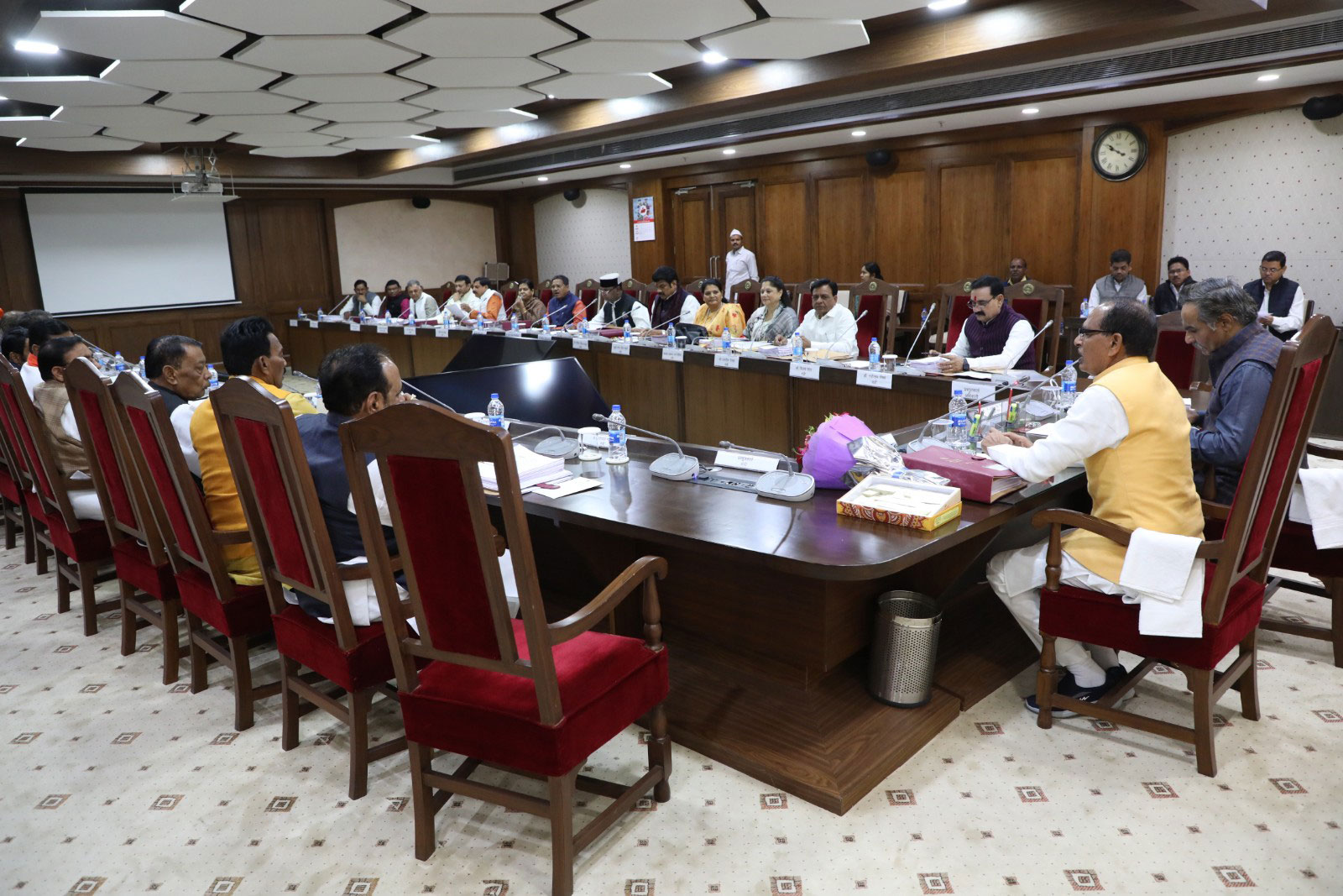 bhopal shivraj singh cabinet meeting