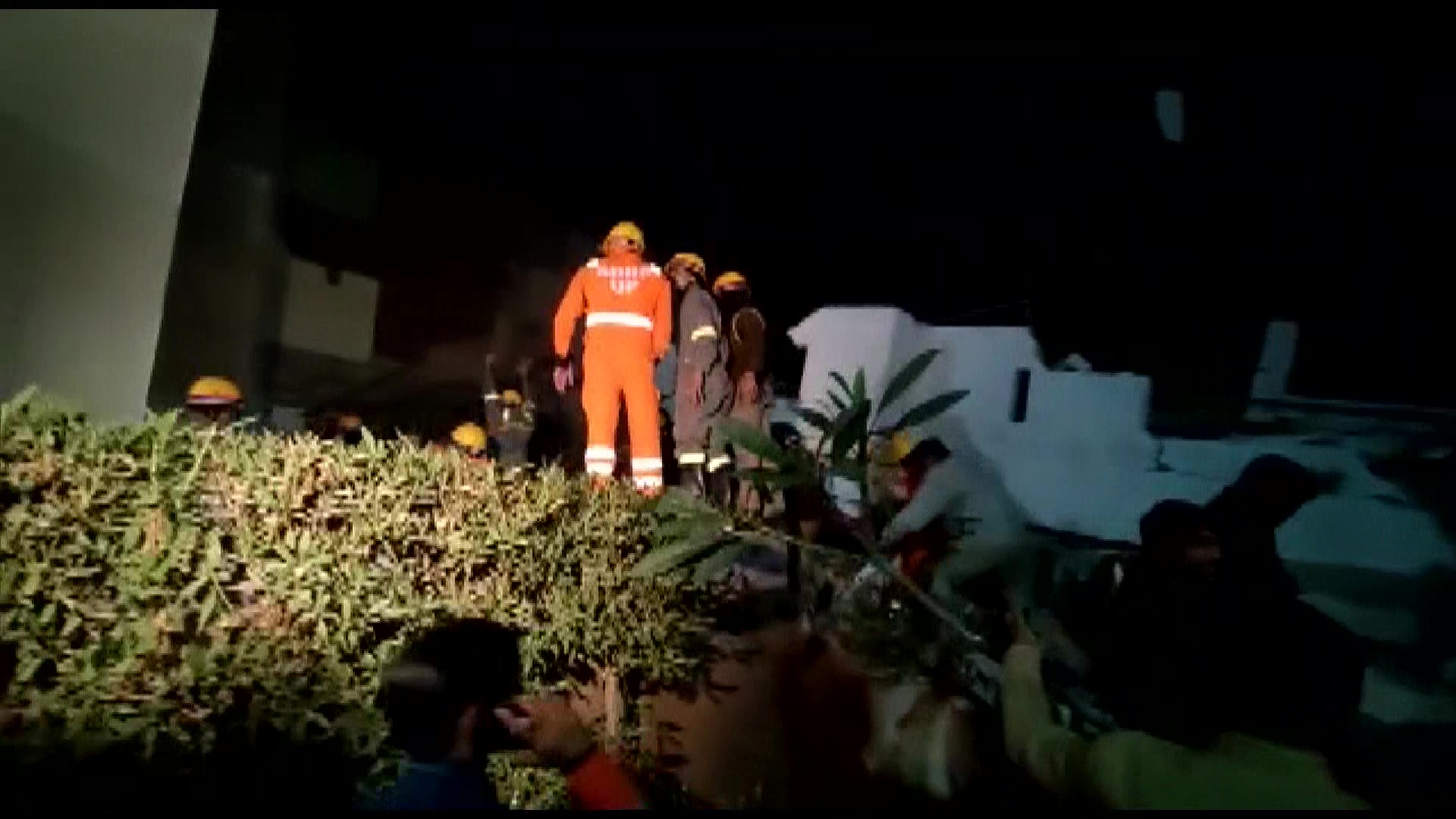 building collapses in lucknow