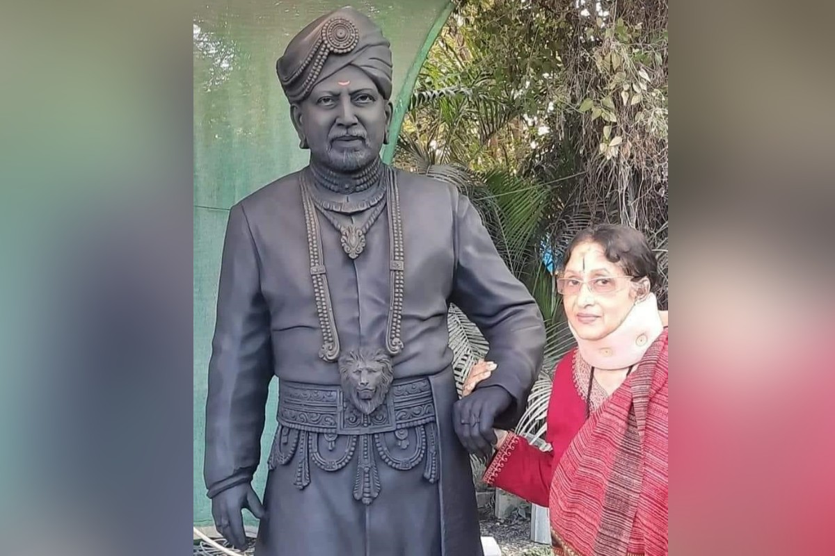 Vishnuvardhan statue in Mysore