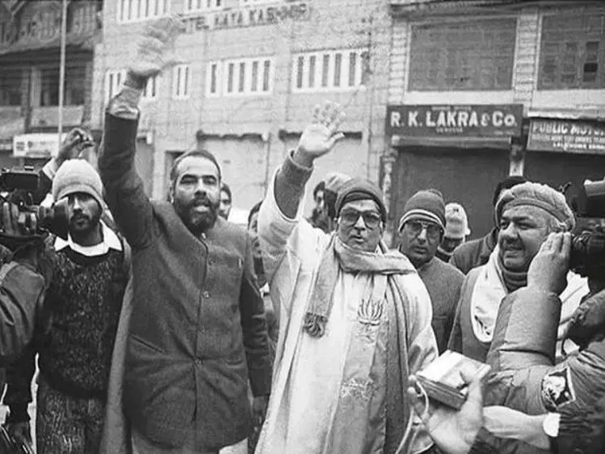In 1992, Narendra Modi traveled from Kanyakumari to Kashmir taking the responsibility of hoisting the tricolor at Lal Chowk