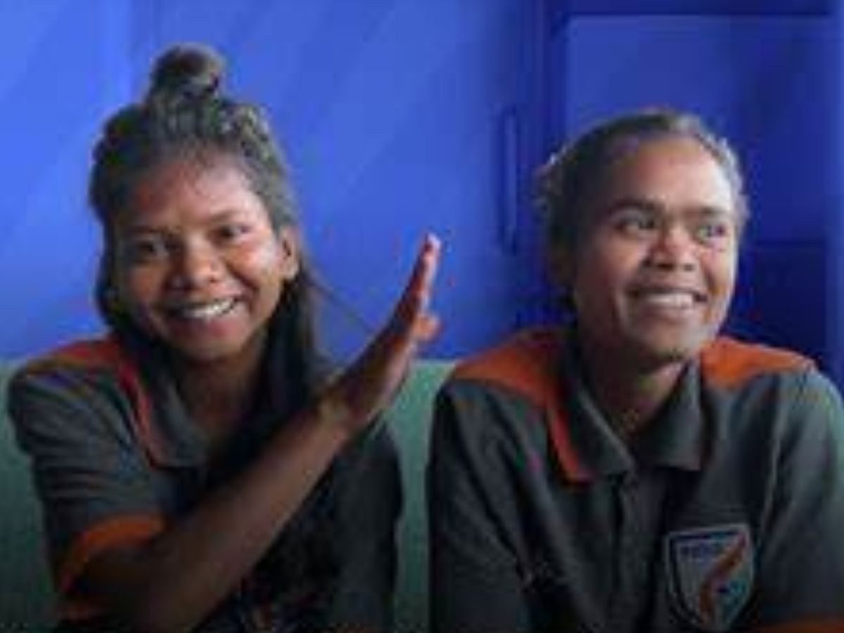 female footballer Sumati Kumari and Amisha Baxla  Jharkhand