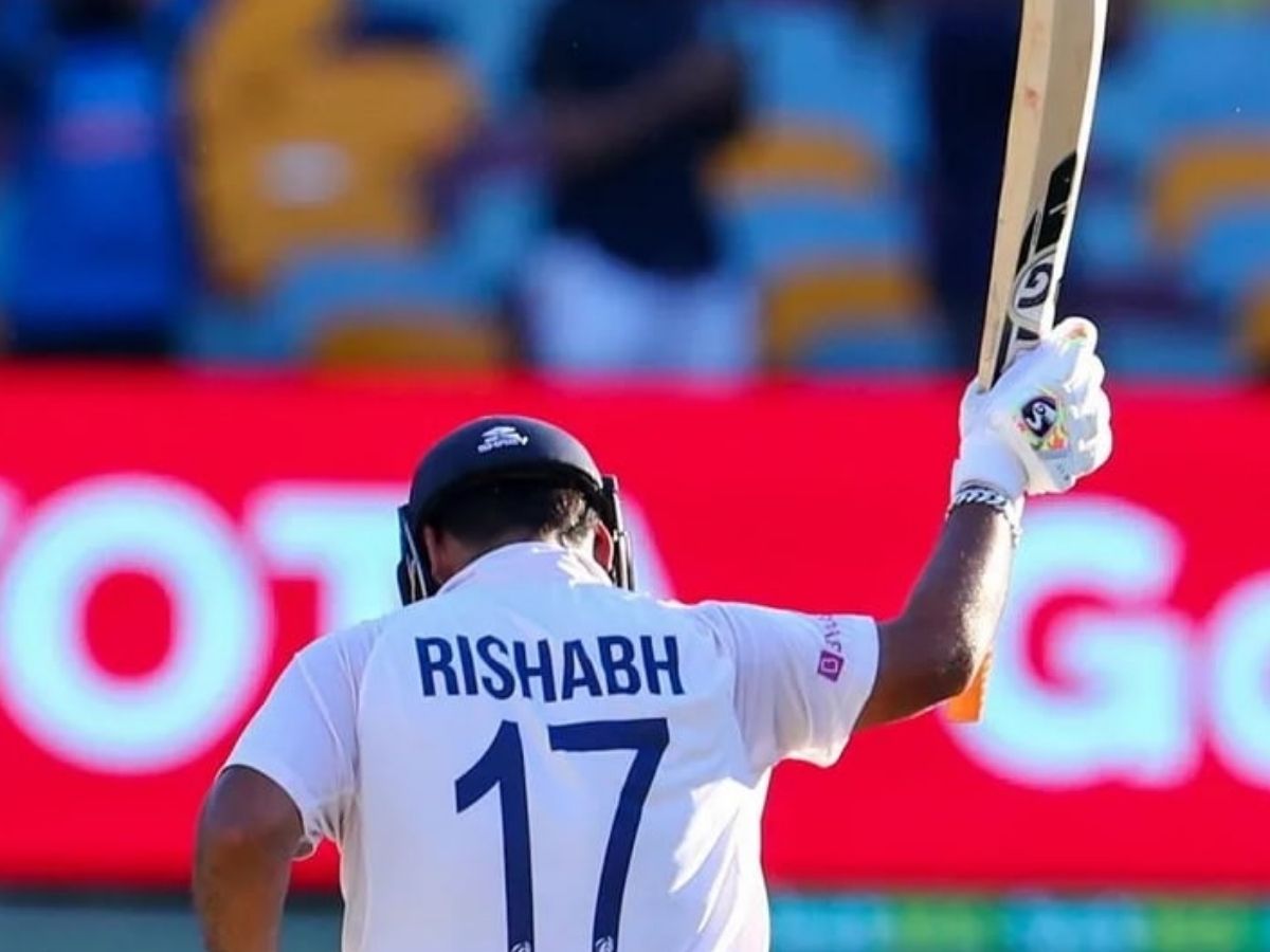 Left Hand Batsman Rishabh Pant