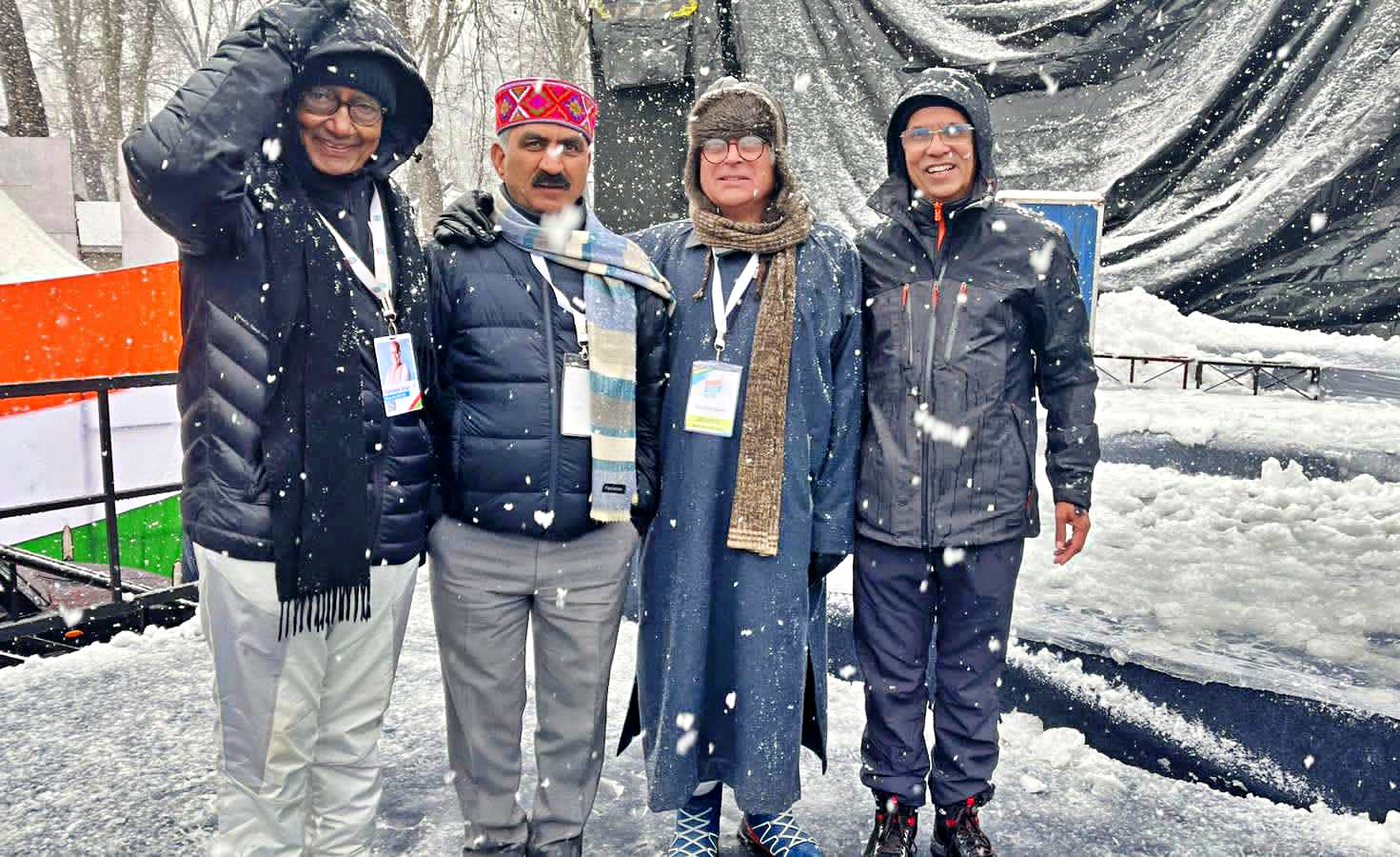 Himachal CM Sukhvinder in Bharat Jodo Yatra in Srinagar.