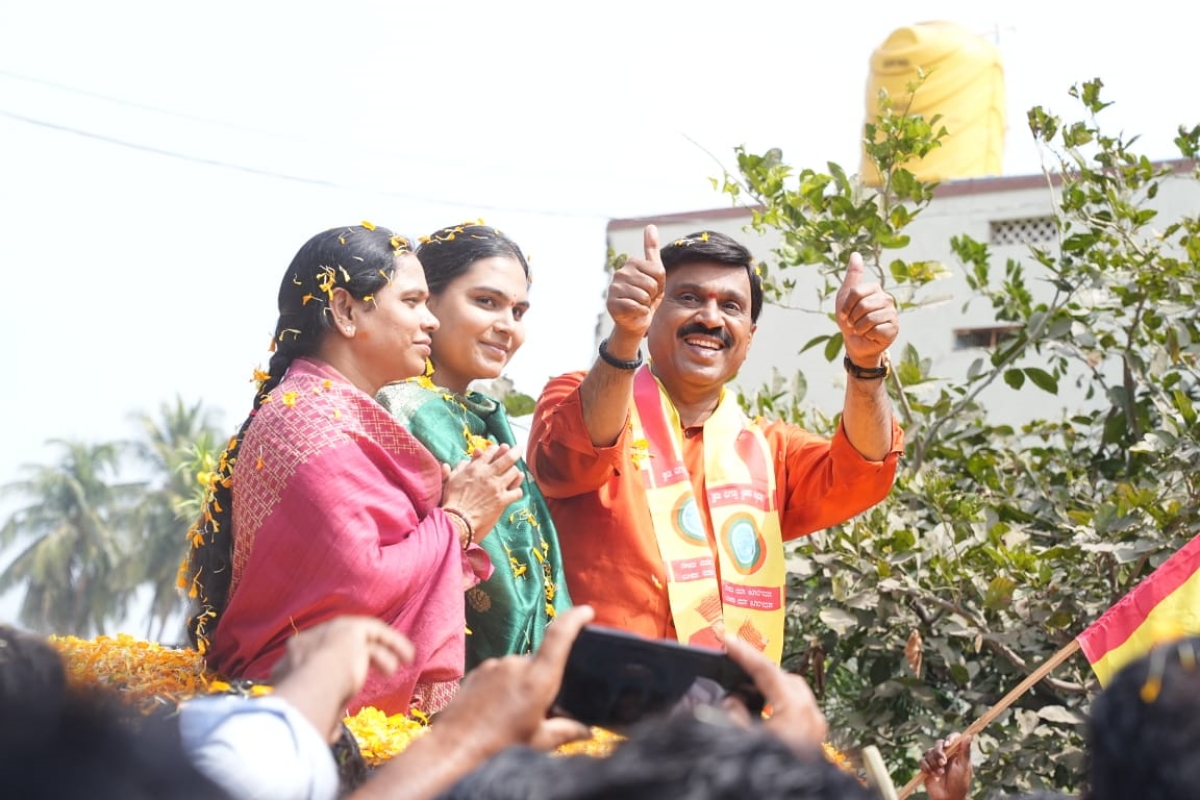 wife-laxmi-aruna-contest-from-bellary-city-says-janardhana-reddy