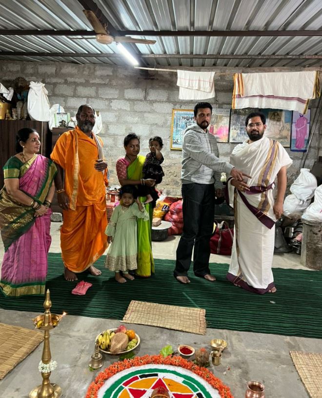 Actor Sudeep visit Anjaneya temple in Raichur