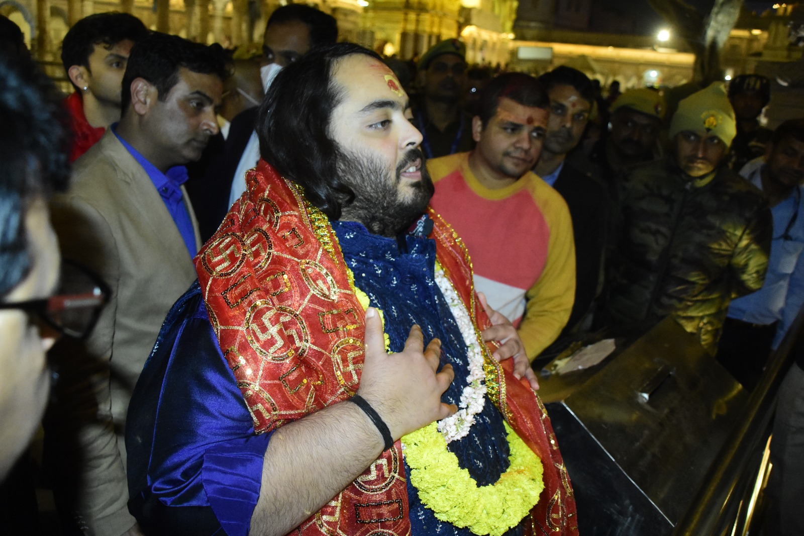 Anant Ambani श्रीकाशी विश्वनाथ मंदिर पहुंचे