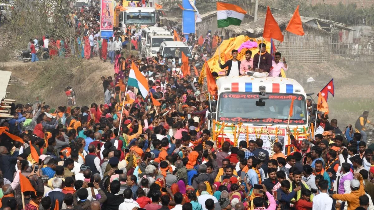 Ram Mandir: મહંતોની હાજરીમાં કરાઇ દેવ શિલાની પૂજા, નેપાળથી લાવવામાં આવ્યા ખડક