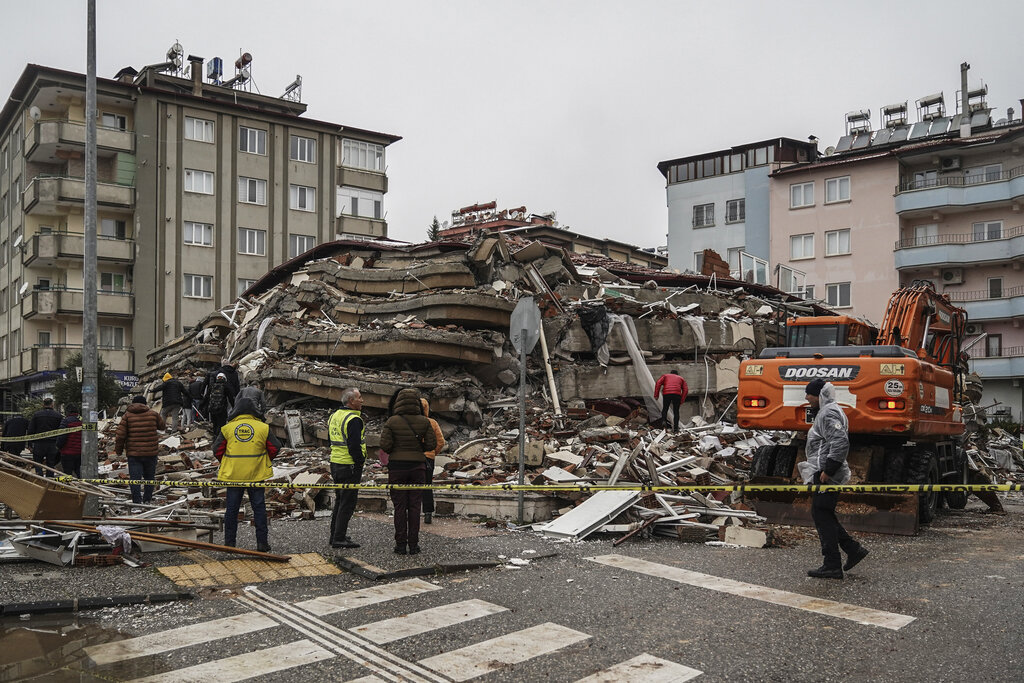 Turkey Syria quake  ഭൂകമ്പം  ലോകാരോഗ്യ സംഘടന  തുര്‍ക്കി സിറിയ ഭൂകമ്പം  തുര്‍ക്കി ഭൂകമ്പം രക്ഷാപ്രവര്‍ത്തനം  തുര്‍ക്കി അടിയന്തരാവസ്ഥ  Turkey earth quake relief  turkey rescue operation  Turkey earth quake death toll