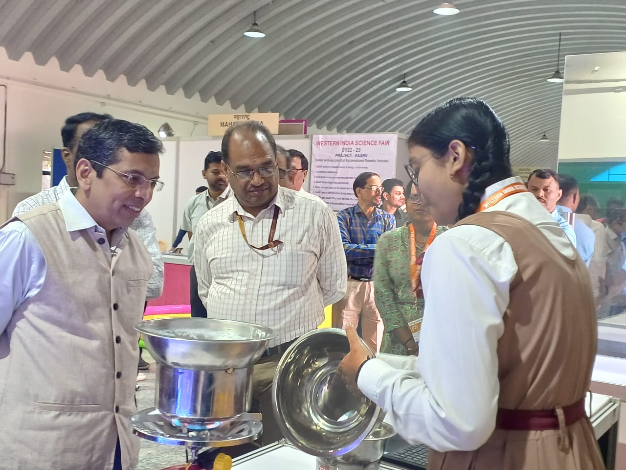 chhattisgarh student made Anti Milk Spilling Utensil