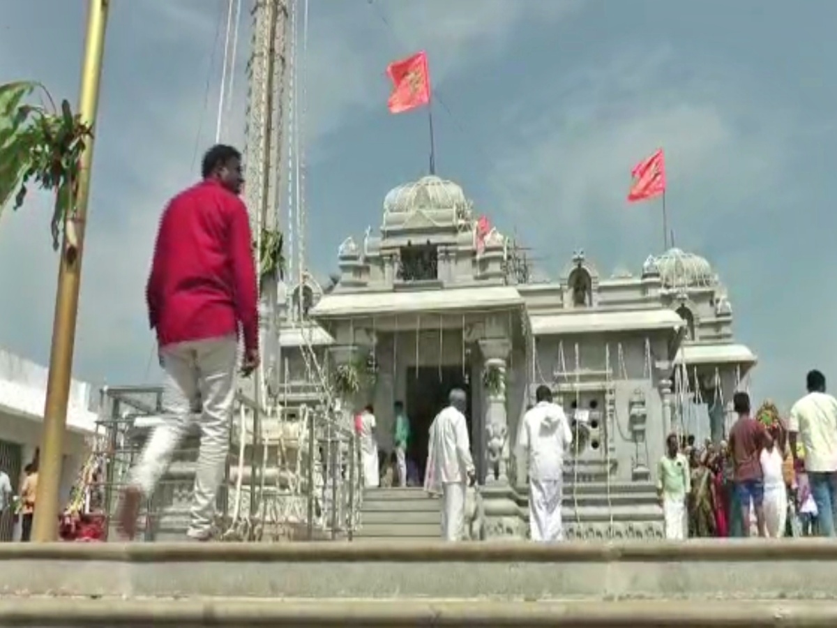 Villagers built temple in Hoysala style at Davanagere