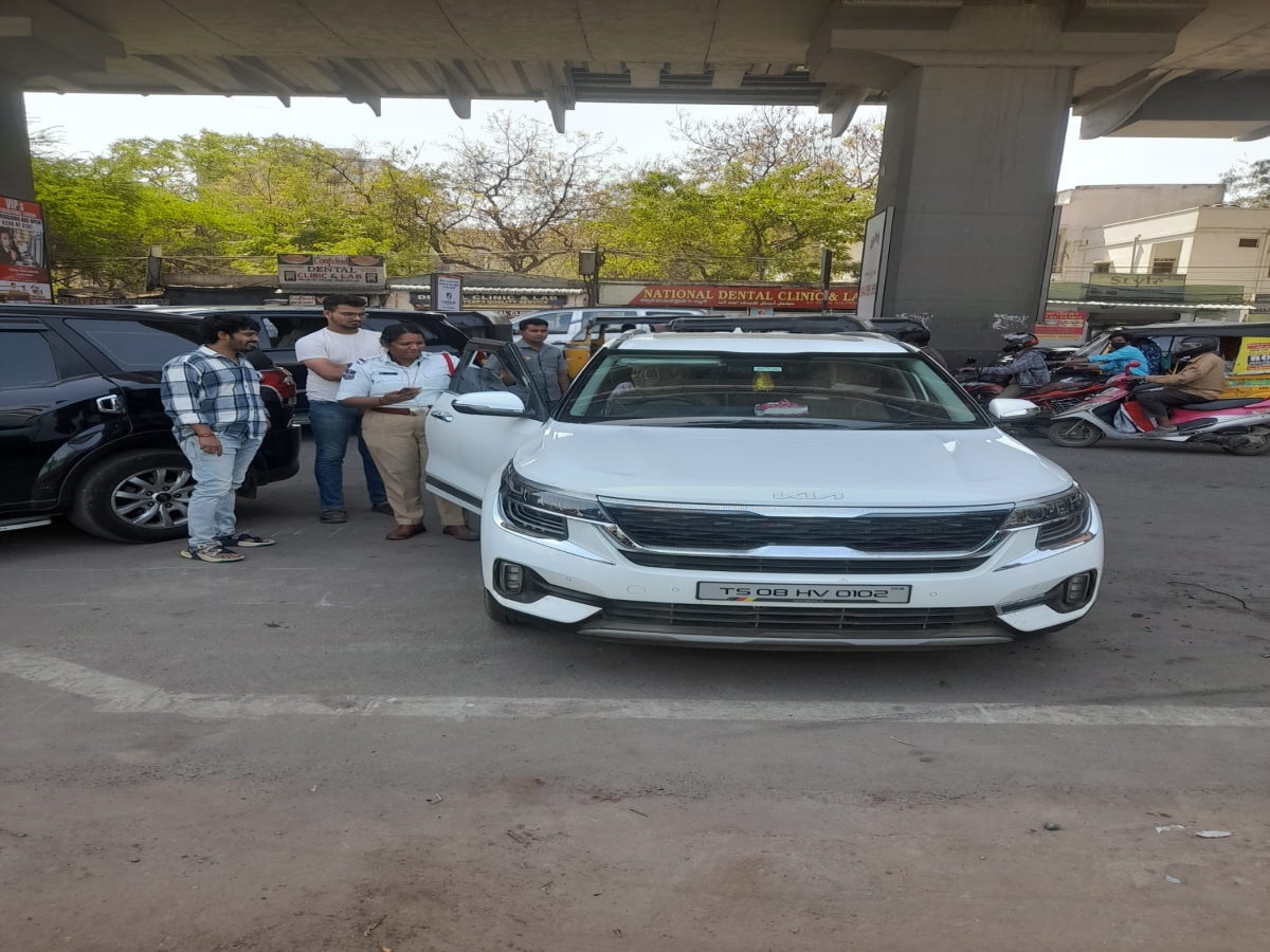 Traffic police special drive in Malakpet