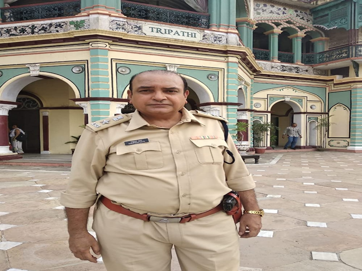 Shahnawaz Pradhan in role of police