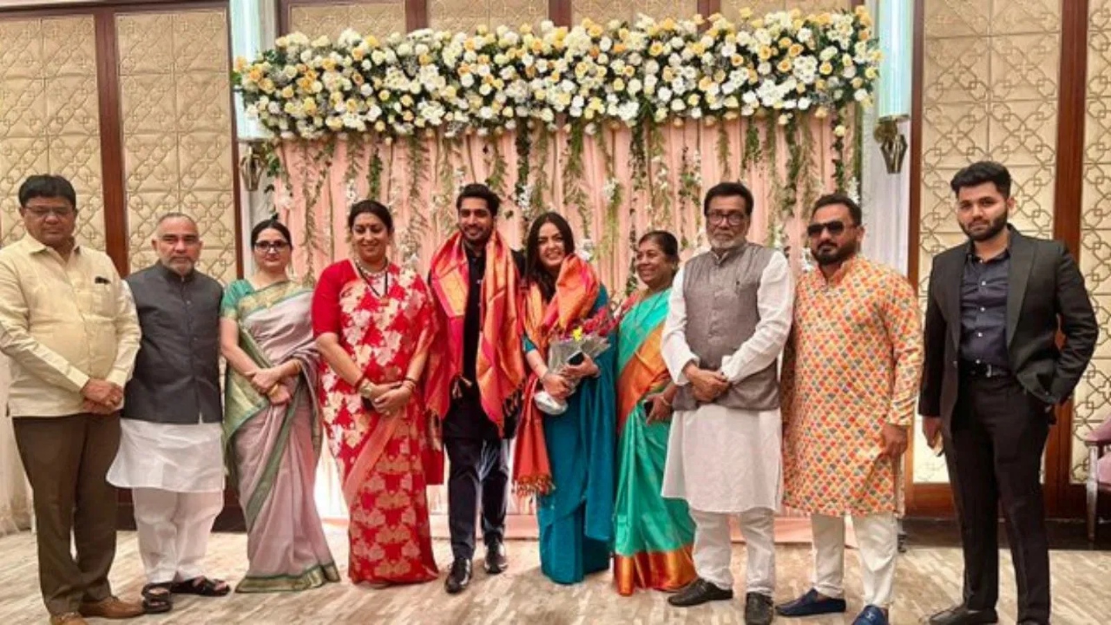 Smriti Irani daughter Reception: ઈરાનીની દીકરીના રિસેપ્શનમાં પહોંચ્યા સેલેબ્સ, મૌની રોયે કરી તસવીર શેર