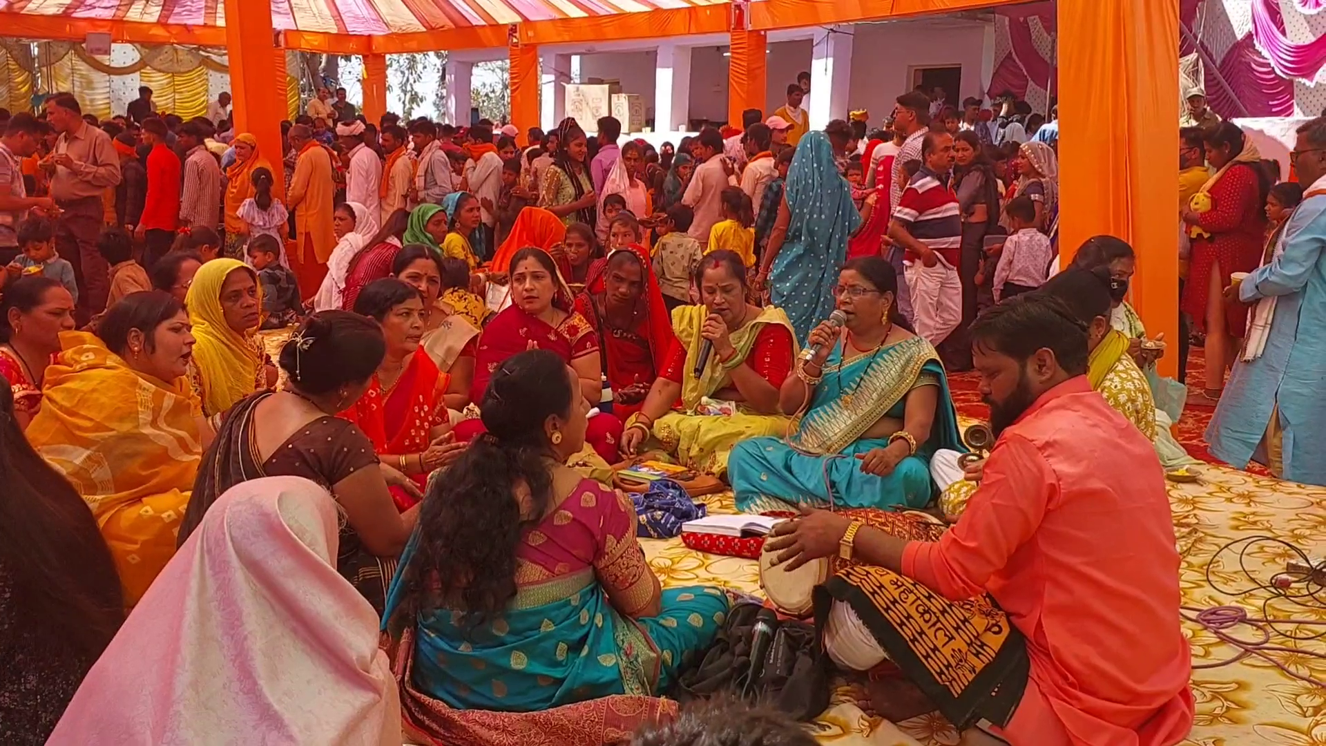 crowds of devotees gathered in mp shiv temple