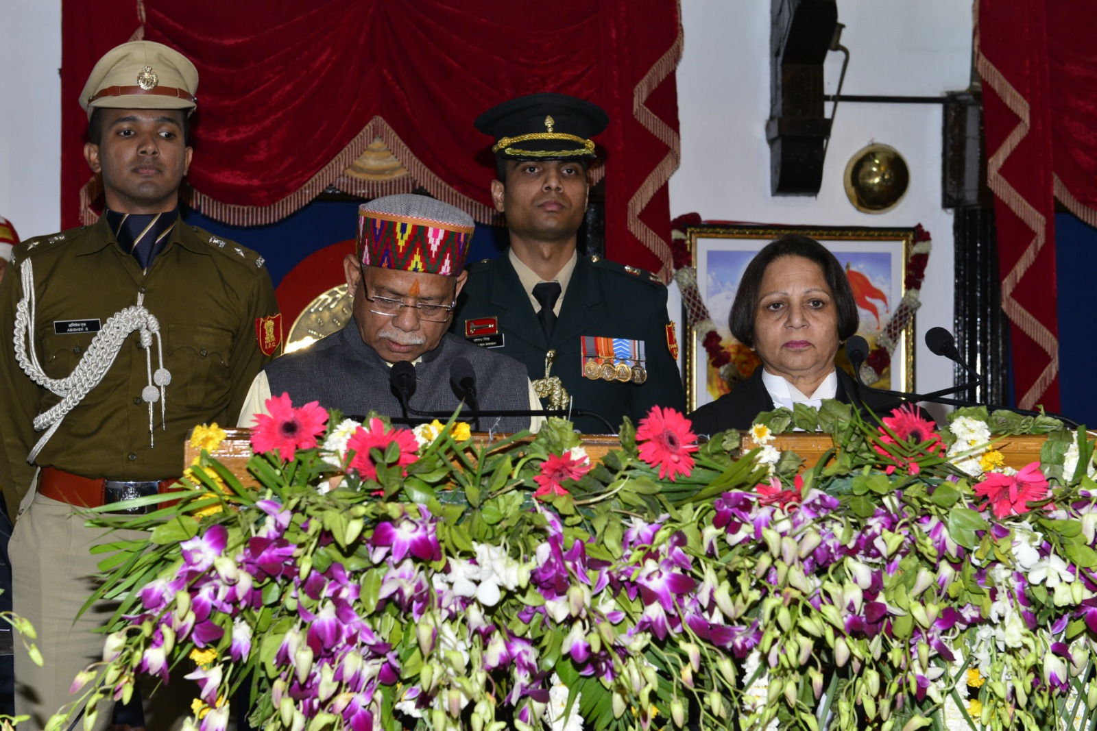 हिमाचल के नए राज्यपाल शिव प्रताप शुक्ला ने शपथ ले ली है