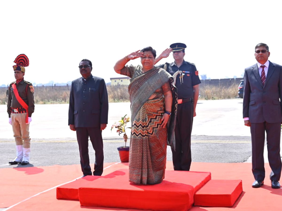 Governor Anusuiya Uike taking the guard of honour.