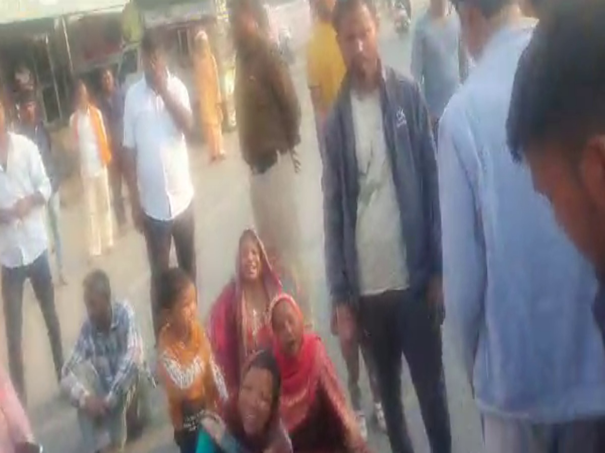 Relatives road blocked in Sonipat Gohana