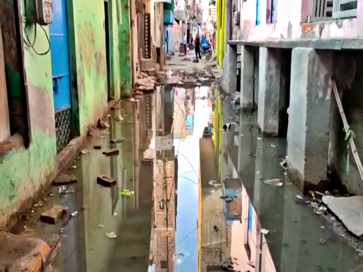 Dirty sewer water Sant Nagar Colony