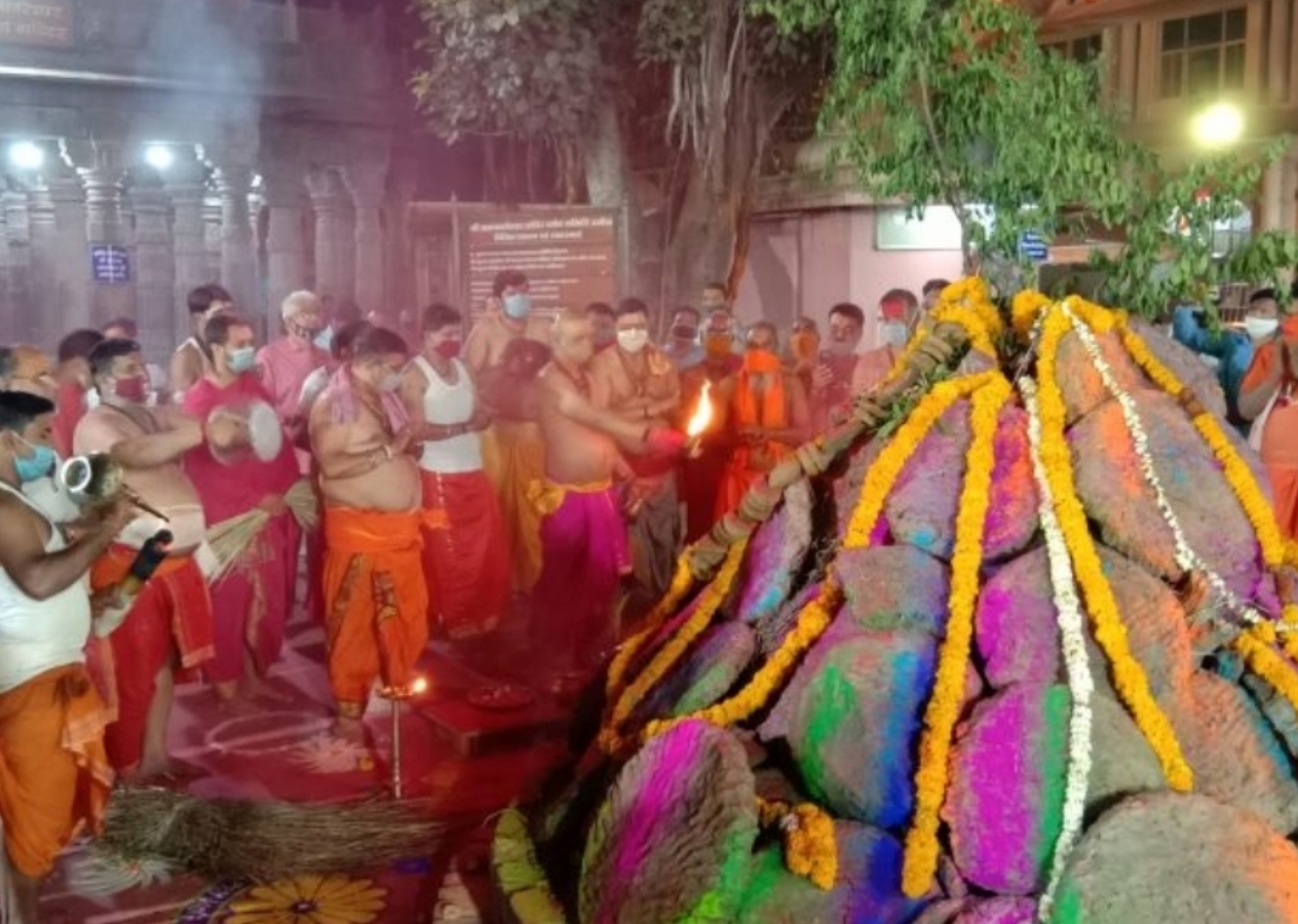 celebrate first holi in mahakal