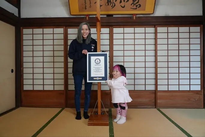 japan twin sisters