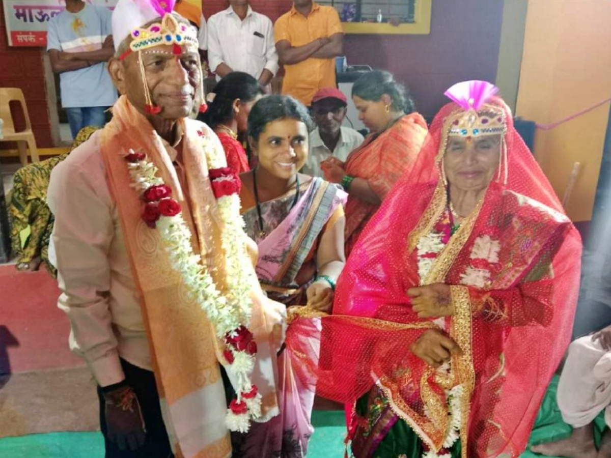 75 Years Old Couple Marriage In Maharashtra