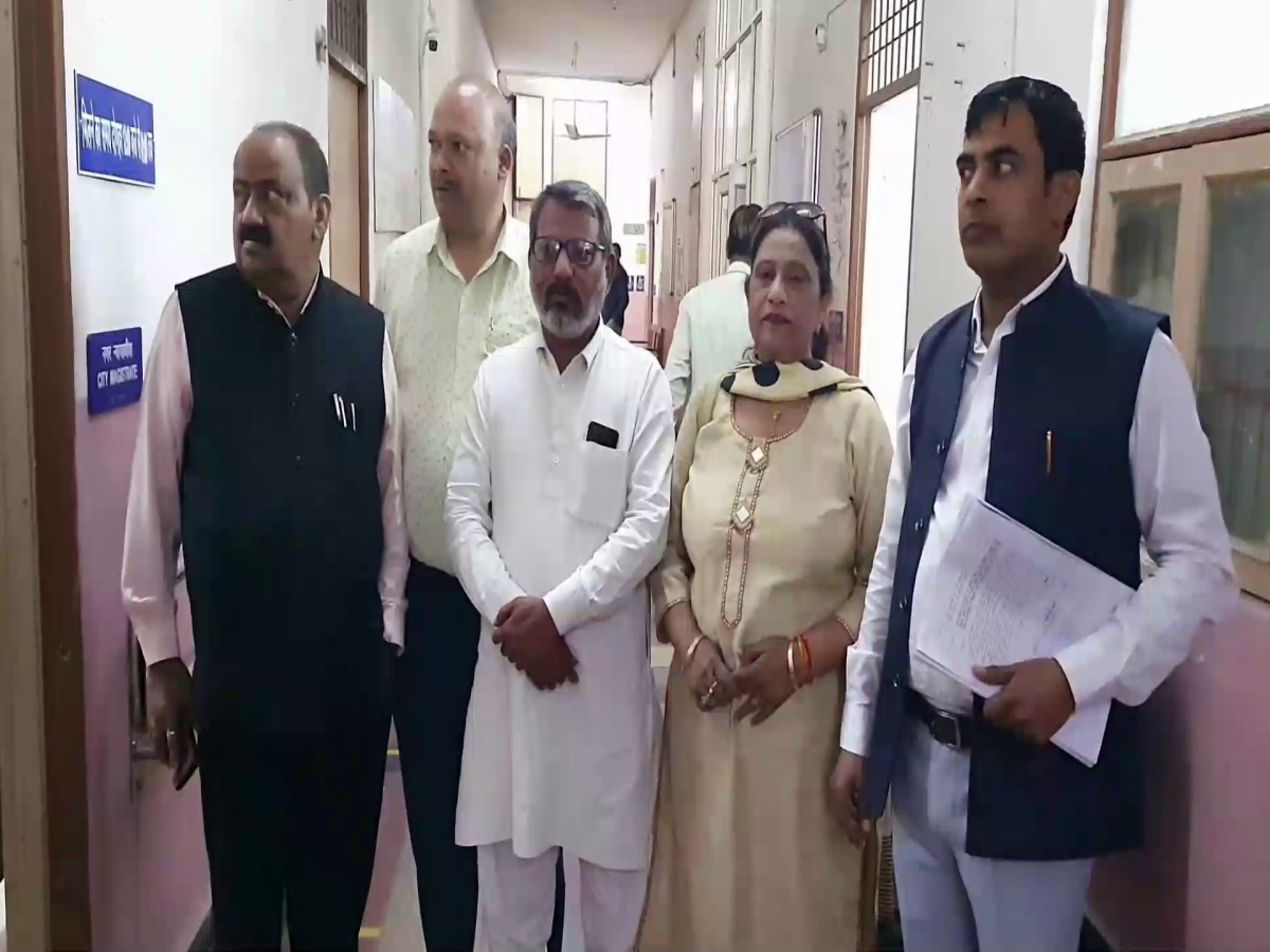 eminent person delegation met nodal officer of cm window