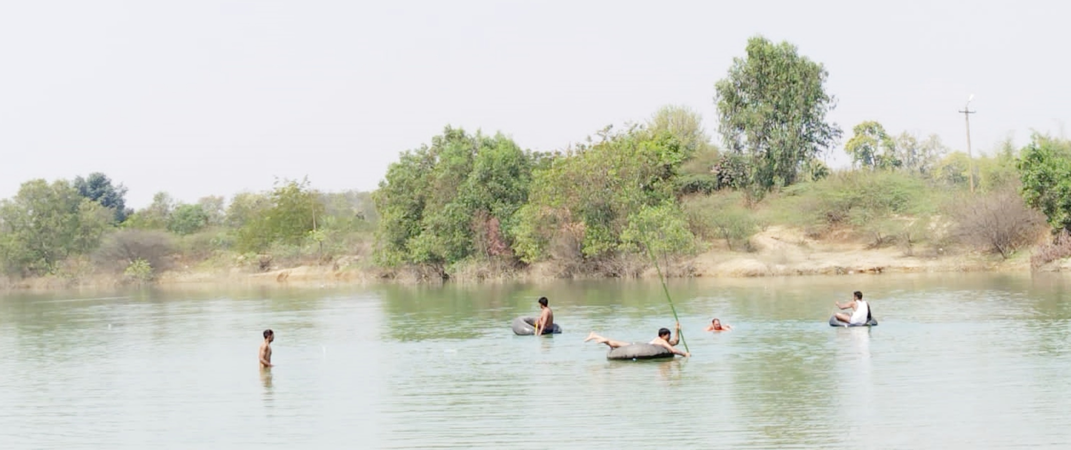 3 people went pond drowned