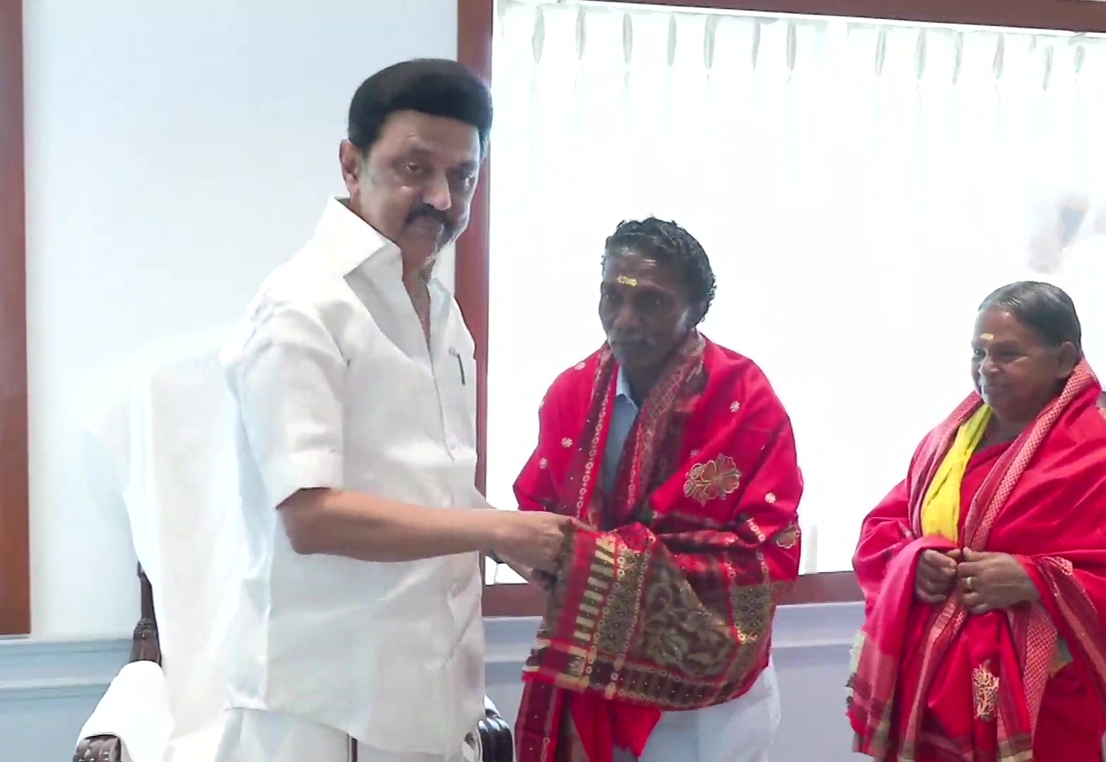 tamilnadu cm mk stalin specially honored a couple and declares massive financial aid for elephant guards