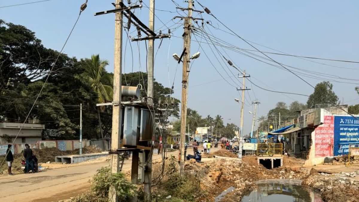 Karnataka: 8-year-old ragpicker electrocuted after pulling transformer wire