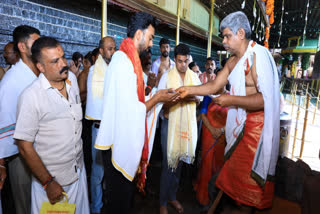 KL Rahul Temple Visit  KL Rahul Dakshina Kannada Temple  Temple Visit KL Rahul  കെഎല്‍ രാഹുല്‍ ക്ഷേത്ര സന്ദര്‍ശനം