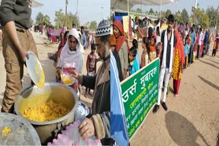 اجمیر درگاہ شریف انجمن شیخ زادگان کی جانب سے بھی زائرین کے لیے دونوں وقت لنگر کا اہتمام