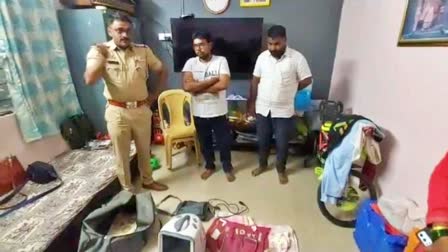 Bogus Doctors Arrested at Kolhapur  വ്യാജ ഡോക്‌ടർ  Kolhapur Fake Doctors  ആൺകുട്ടിയുണ്ടാകാൻ മരുന്ന്