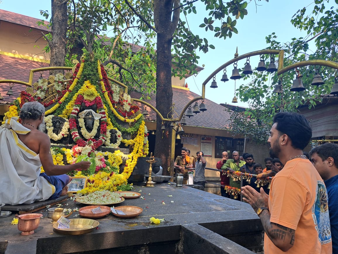 KL Rahul Temple Visit  KL Rahul Dakshina Kannada Temple  Temple Visit KL Rahul  കെഎല്‍ രാഹുല്‍ ക്ഷേത്ര സന്ദര്‍ശനം