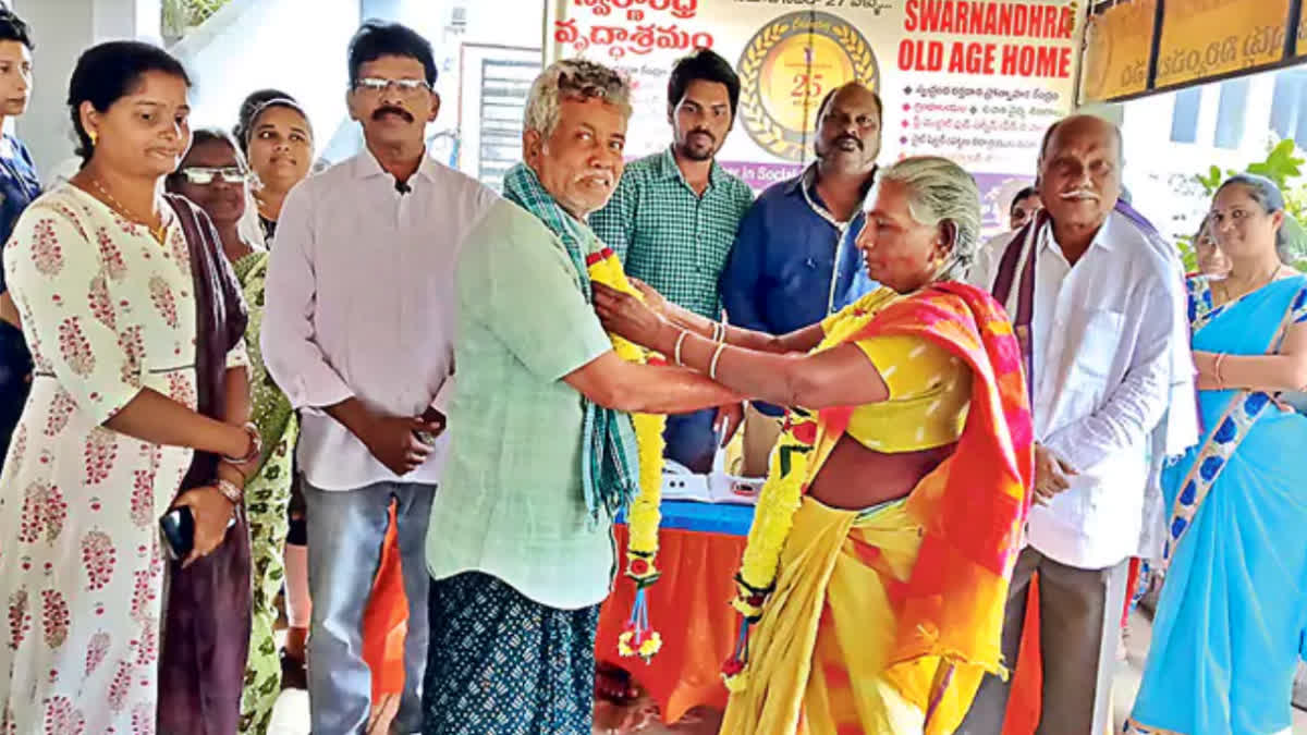 64_year_old_man_married_a_68_year_old_woman_in_rajamahendravaram