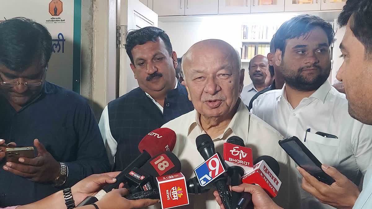 senior Congress leader Sushil Kumar Shinde