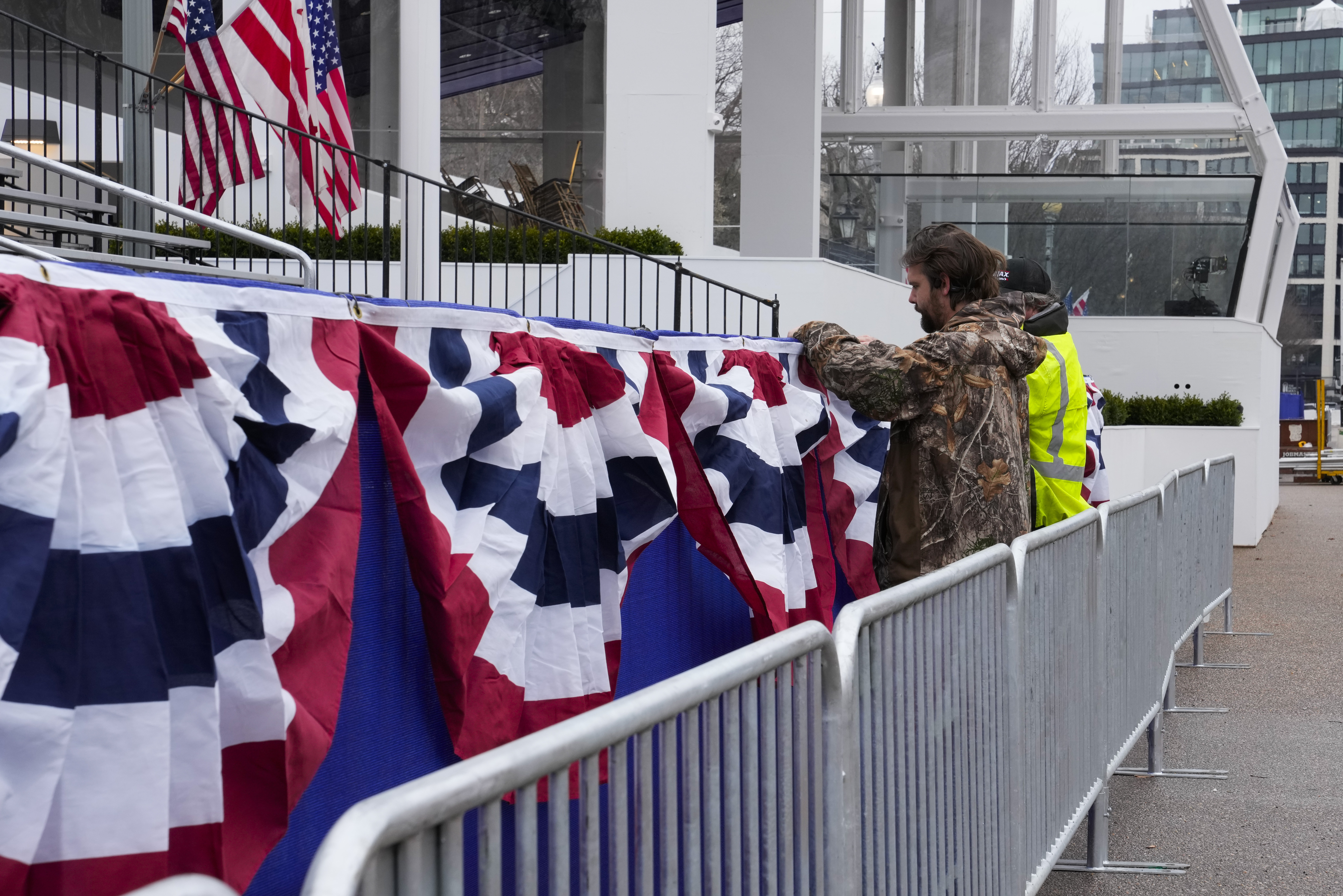 Trump inauguration moving indoors