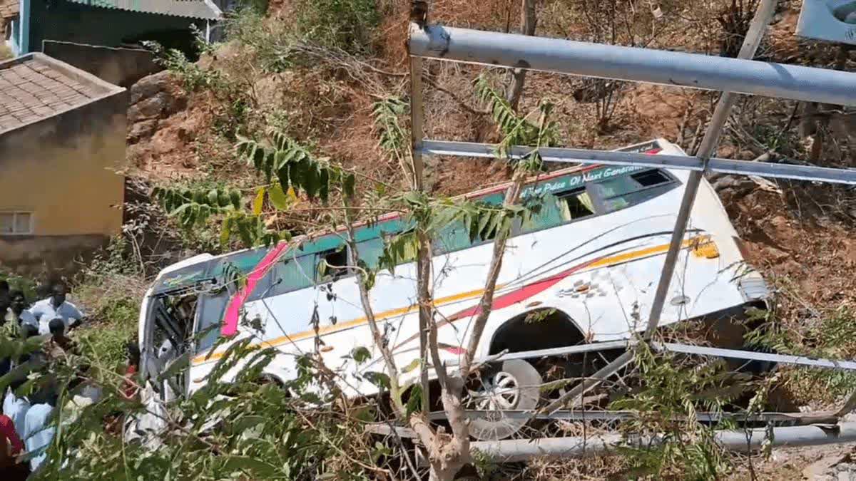 10 Tourists Injured as Bus Overturns at Yercaud Hill Station in Tamil Nadu