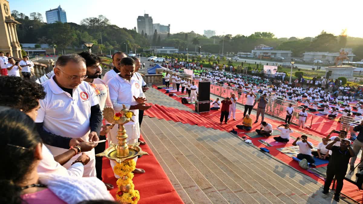 ಯೋಗ ಮತ್ತು 108 ಸೂರ್ಯ ನಮಸ್ಕಾರ ಕಾರ್ಯಕ್ರಮ