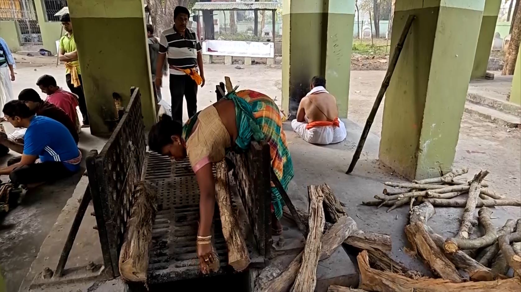 Odisha Woman Mortician Cremated 40000 Bodies In 14 Years